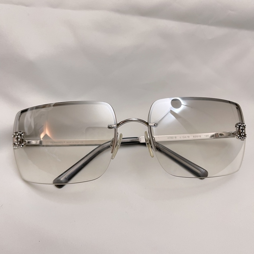 SOLD 🤩 VINTAGE Chanel Frameless Sunglasses